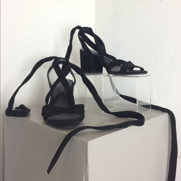 KENNETH COLE black suede lace up heels size 8 - Picture 1 of 5